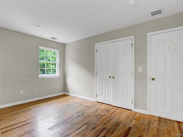 84 Robinson Avenue, Medford NY 11763