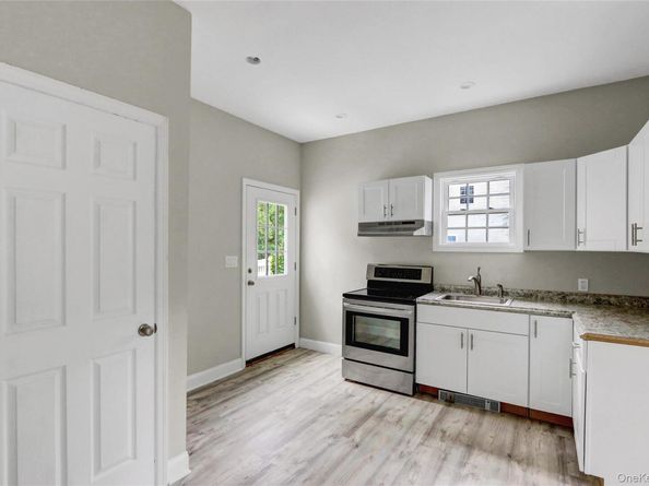 84 Robinson Avenue, Medford NY 11763