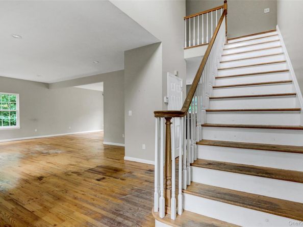 84 Robinson Avenue, Medford NY 11763