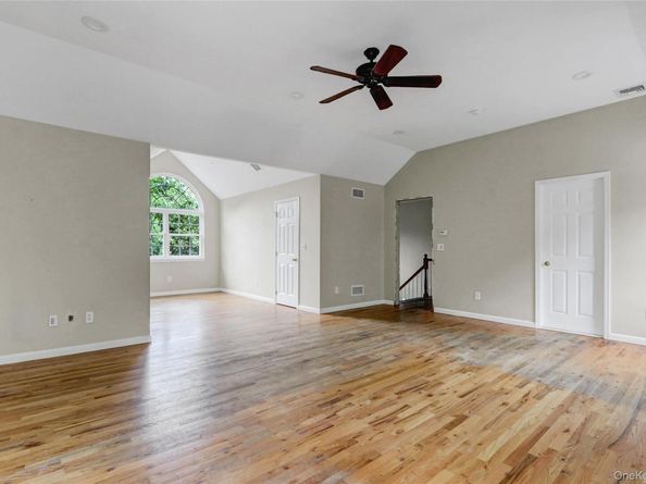 84 Robinson Avenue, Medford NY 11763