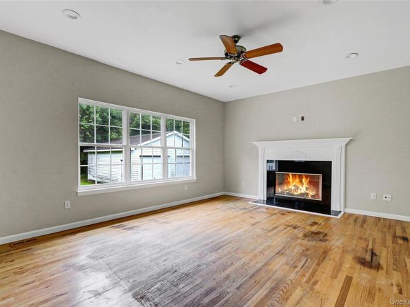 84 Robinson Avenue, Medford NY 11763