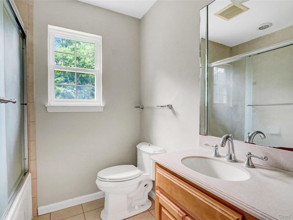 84 Robinson Avenue, Medford NY 11763