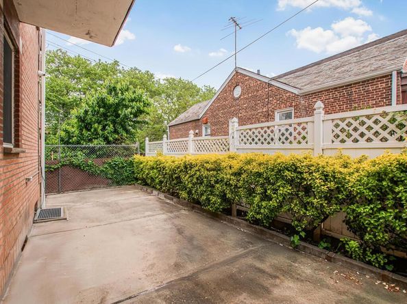 5707 146th Street, Flushing NY 11355