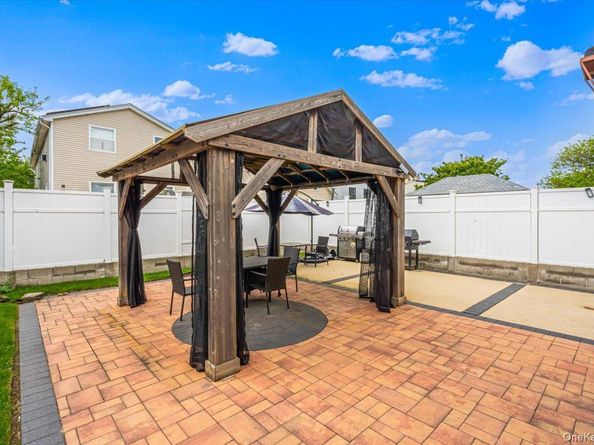 319 Beach 47th Street, Far Rockaway NY 11691