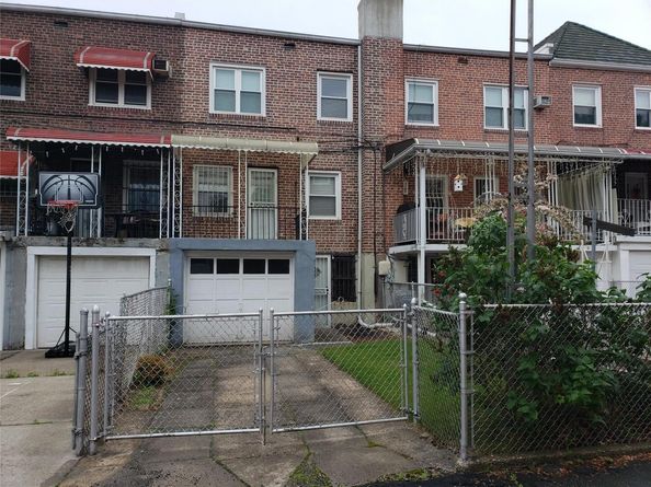 61-16 84th Street, Middle Village NY 11379