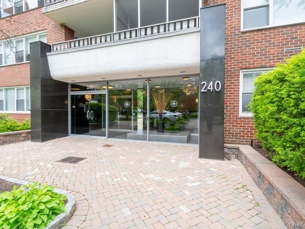 240 Garth Road 2G2, Scarsdale NY 10583