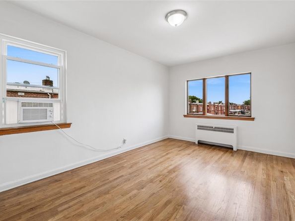81-12 62nd Avenue 8112, Middle Village NY 11379