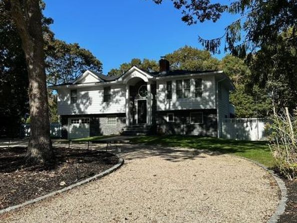 44 Eisenhower Drive, East Quogue NY 11942