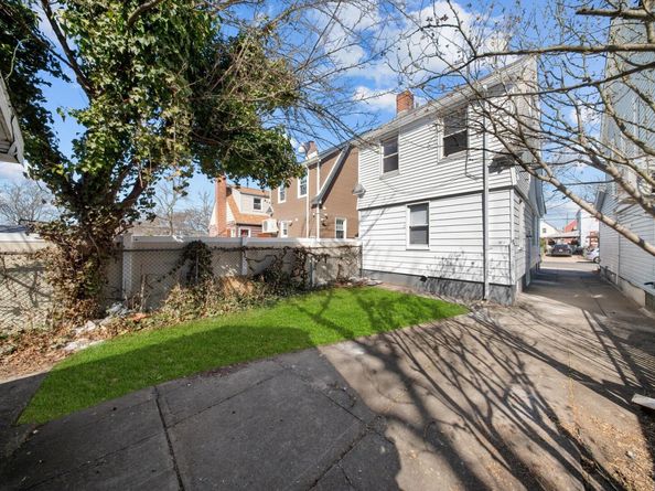 116-10 140 Street, South Ozone Park NY 11436