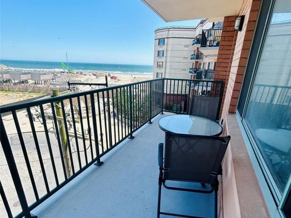136 Beach 117th Street 410, Rockaway Park NY 11694