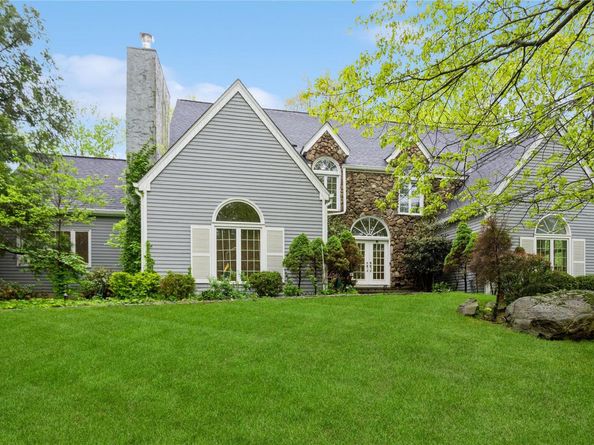 1 Canaan Circle, South Salem NY 10590