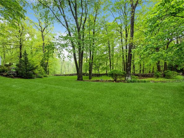 1 Canaan Circle, South Salem NY 10590