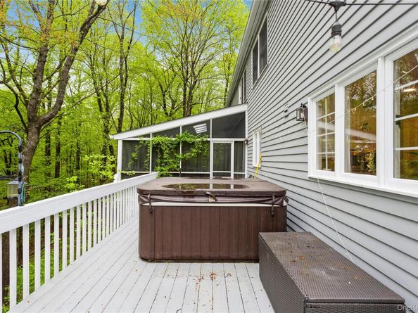 1 Canaan Circle, South Salem NY 10590