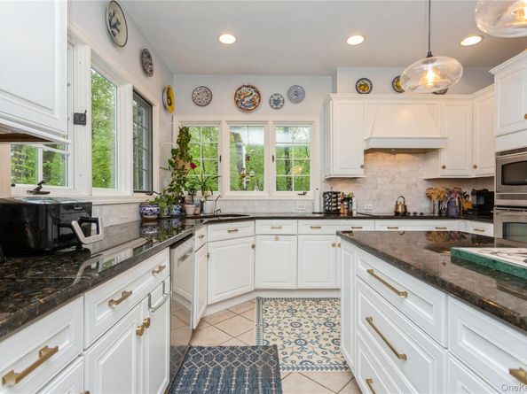 1 Canaan Circle, South Salem NY 10590