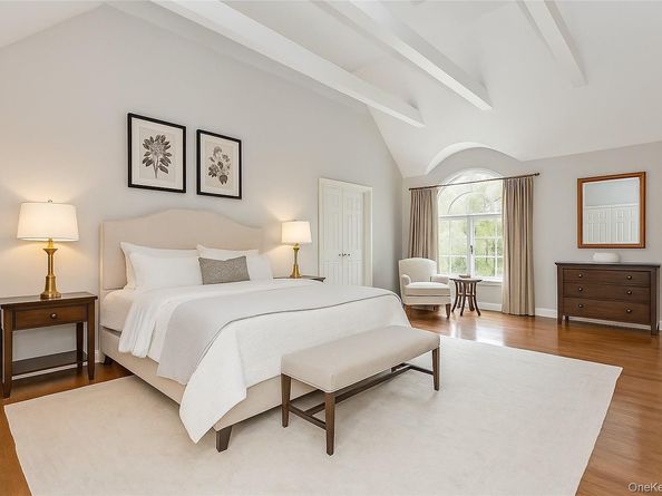 1 Canaan Circle, South Salem NY 10590