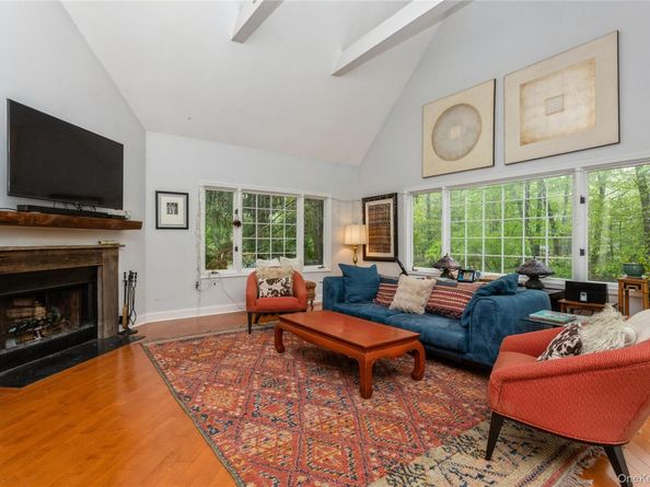 1 Canaan Circle, South Salem NY 10590