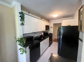 86-10 151 Avenue 4G, Howard Beach NY 11414