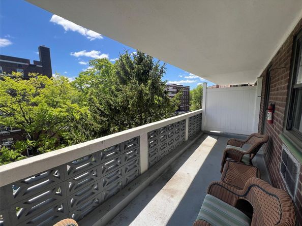 86-10 151 Avenue 4G, Howard Beach NY 11414