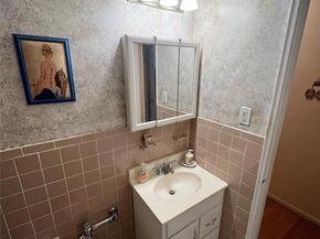86-10 151 Avenue 4G, Howard Beach NY 11414