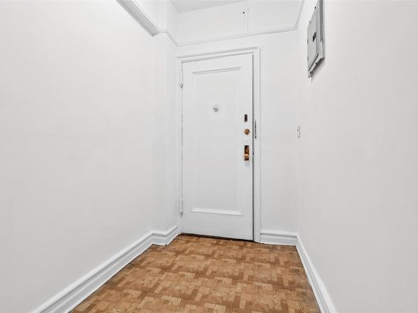 43 Calton Road 2J, New Rochelle NY 10804