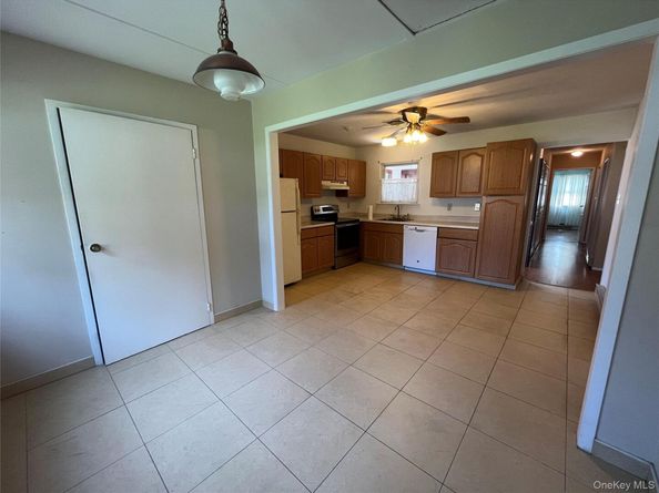 46 Freedom Lane, Coram NY 11727