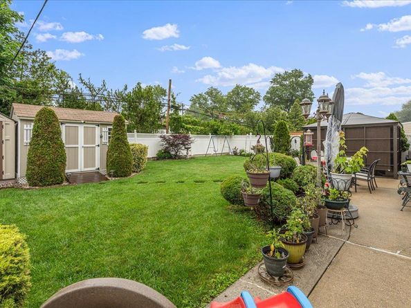 264-47 Grand Central Parkway, Flushing NY 11362