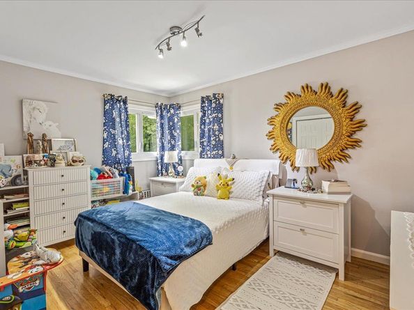 264-47 Grand Central Parkway, Flushing NY 11362