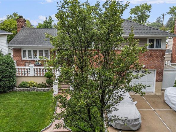 264-47 Grand Central Parkway, Flushing NY 11362