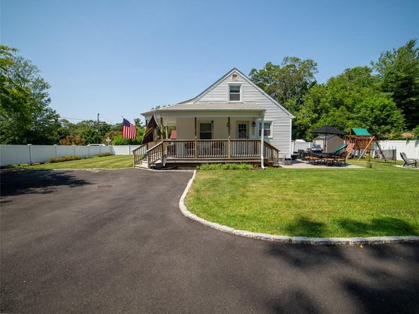 21 Pearl Road, Rocky Point NY 11778