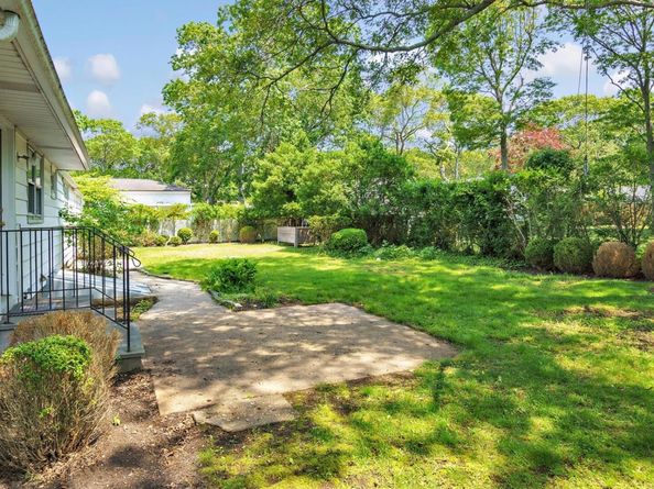 4 Holiday Court, Hampton Bays NY 11946