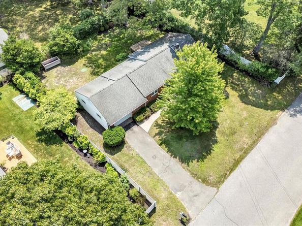 4 Holiday Court, Hampton Bays NY 11946