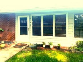 259 Newcastle Court E, Ridge NY 11961