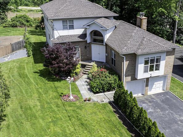 53 Vista Hill Road, Great Neck NY 11021