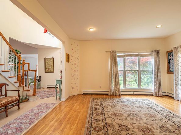 53 Vista Hill Road, Great Neck NY 11021