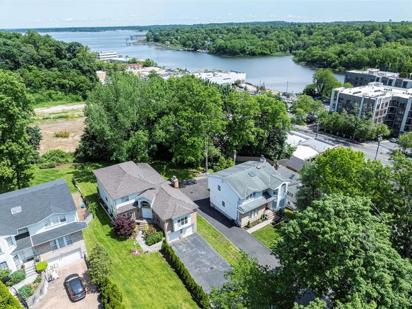 53 Vista Hill Road, Great Neck NY 11021