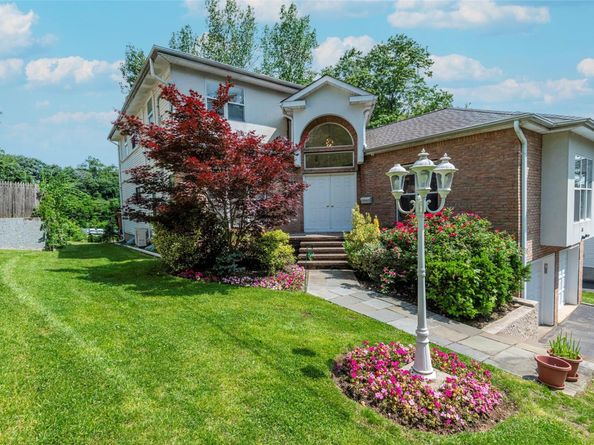 53 Vista Hill Road, Great Neck NY 11021