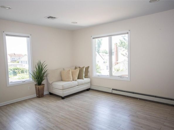 134 W Hampton Road, Lindenhurst NY 11757