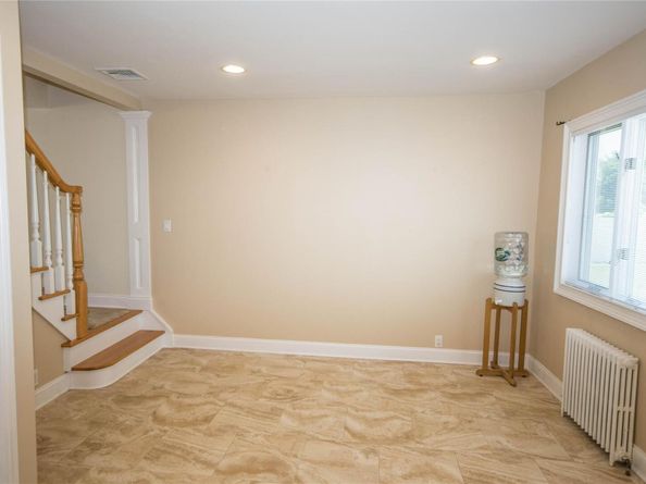134 W Hampton Road, Lindenhurst NY 11757