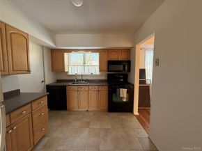 9 Hayrick Lane, Commack NY 11725