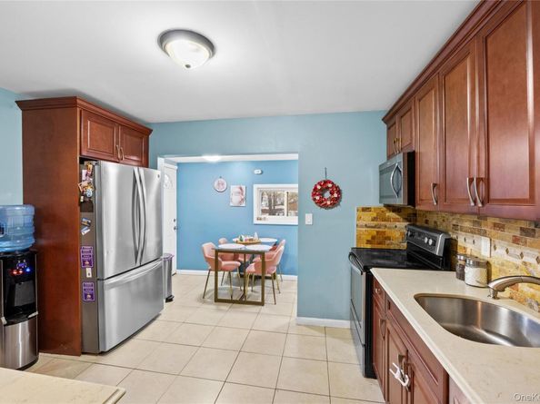 85 Bedford Avenue, Freeport NY 11520