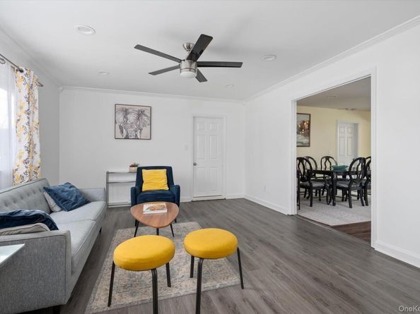 1 Park Court, Smithtown NY 11787