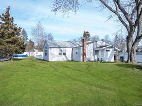 1 Park Court, Smithtown NY 11787