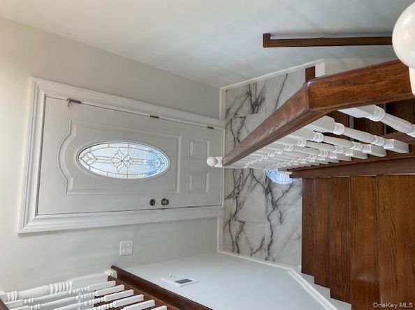 275 Beachview Street, Copiague NY 11726