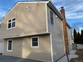 275 Beachview Street, Copiague NY 11726