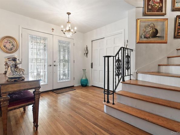 20 Old Farm Road, Scarsdale NY 10583