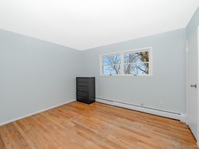 24 Brooktree Circle, Lindenhurst NY 11757