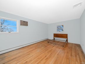 24 Brooktree Circle, Lindenhurst NY 11757