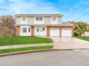 24 Brooktree Circle, Lindenhurst NY 11757
