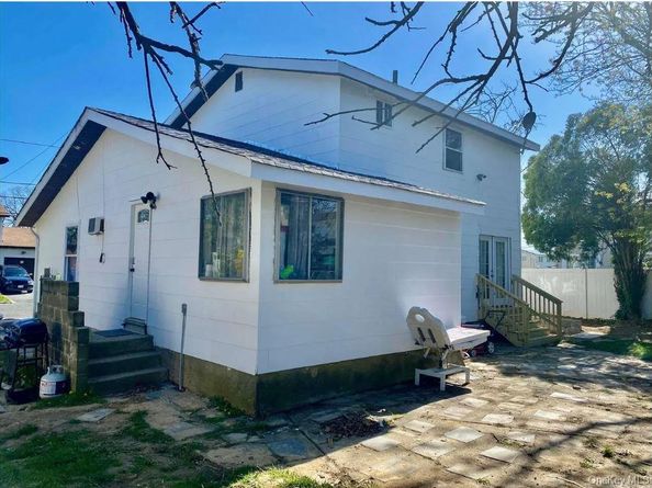 375 Barleau Street, Brentwood NY 11717