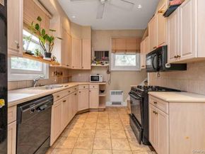 38-19 223rd St, Bayside NY 11361